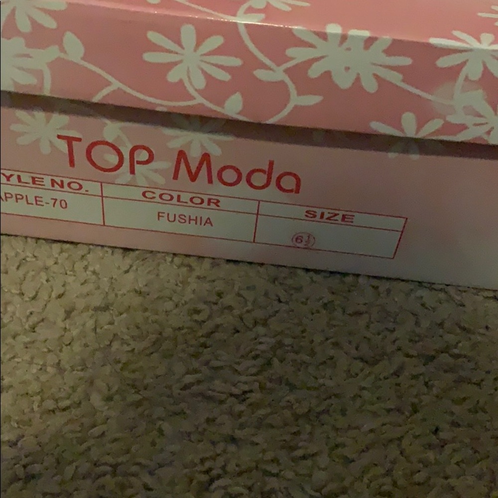 Heels - Picture 5 of 5